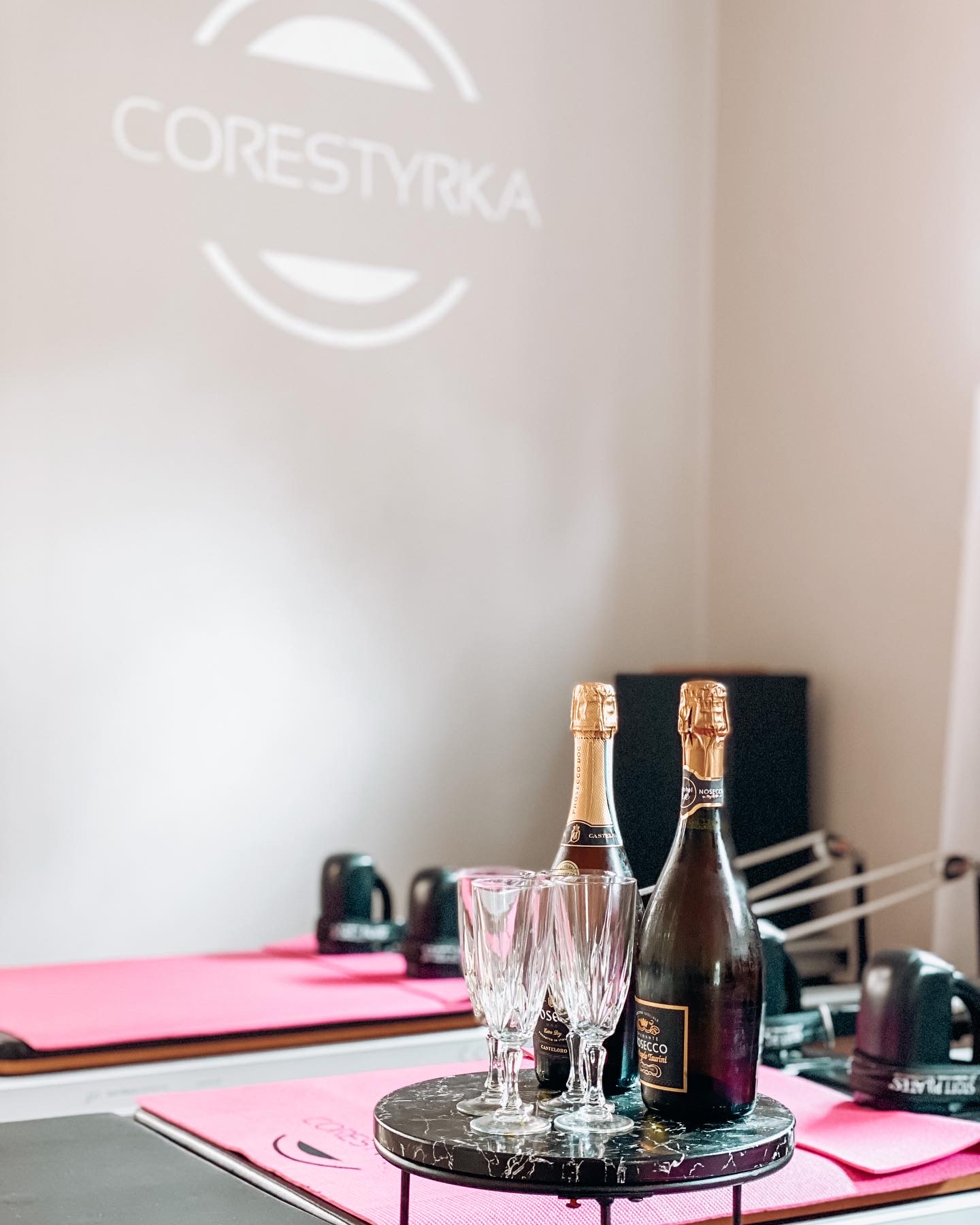 CB3895E3-2CE8-48DF-8E2E-AF7945681C18 - Prosecco pilates