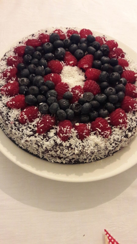 IMG_1706_0 - Nyttig chokladkaka toppad med färska bär