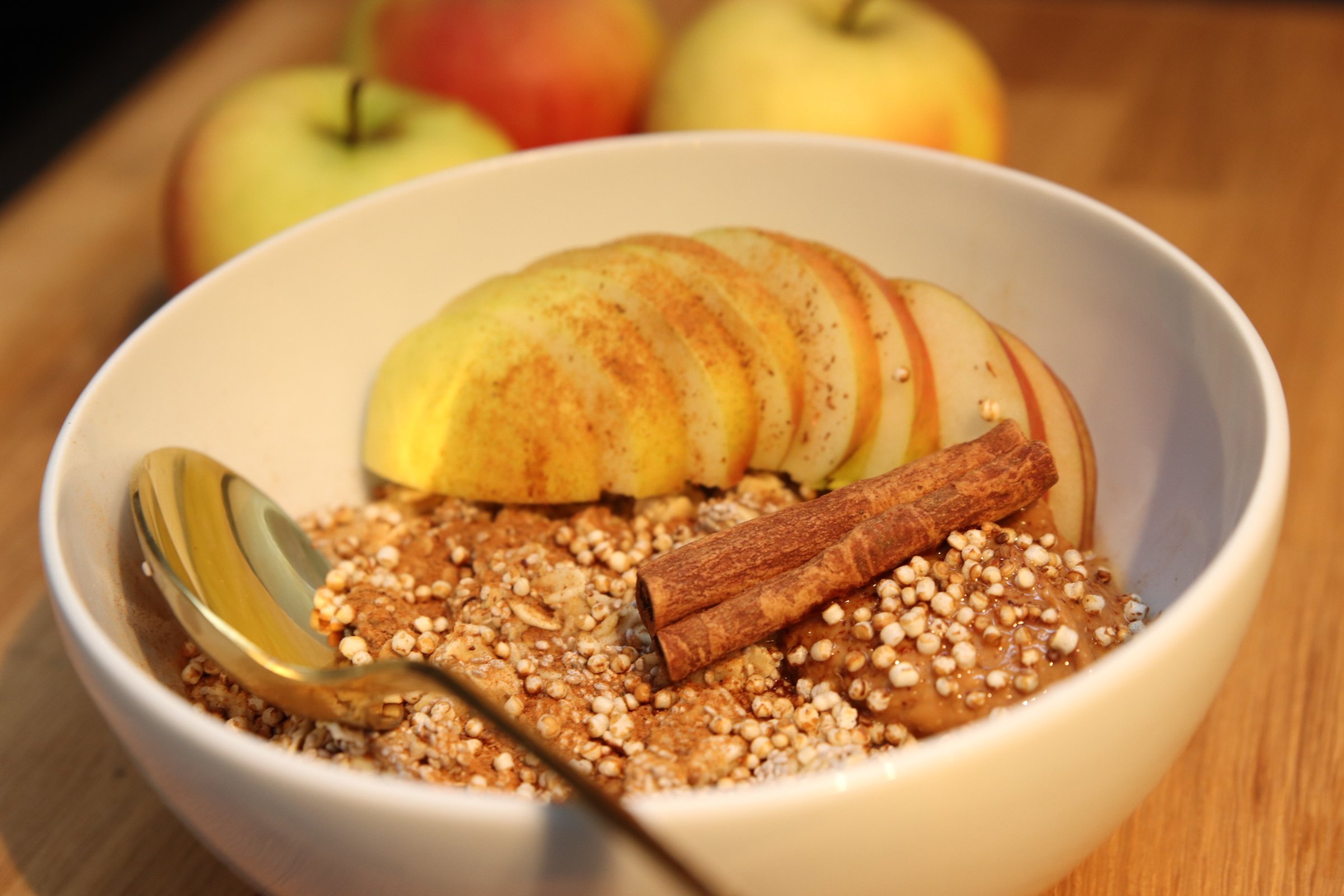 20181212110800_img_64801989811570677510812 - Gröt med äpple, kanel och jordnötssmör