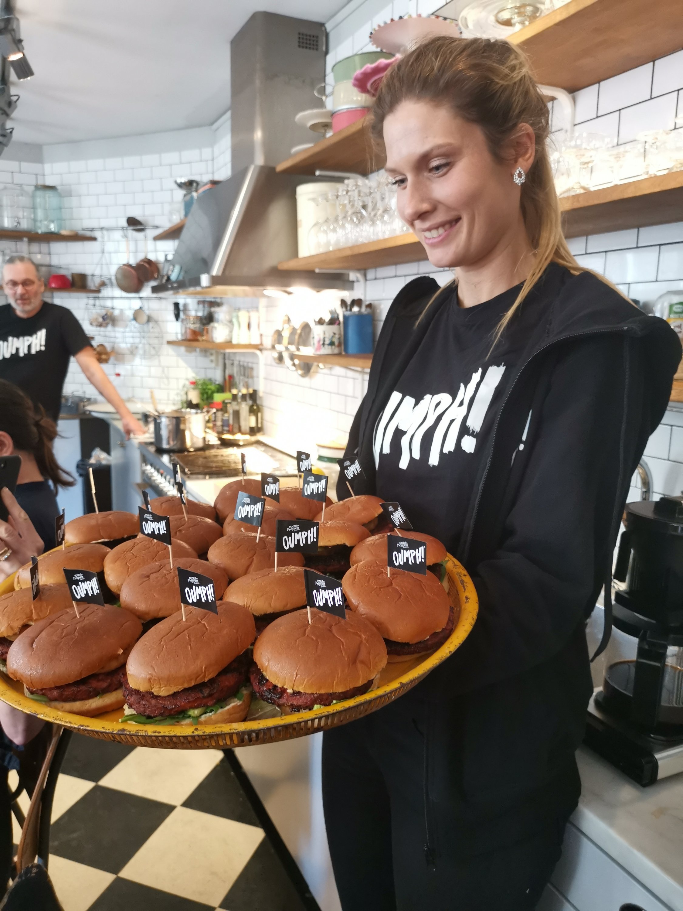 img_20190425_1304138883623367101659611 - Grill-lunch med Oumph. Förhandstitt på nyheter!