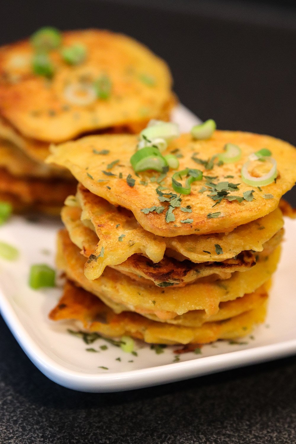 psx_20190419_1721345807932968016370623 - Fritters med morötter, salladslök och ramslök. Veganska och glutenfria