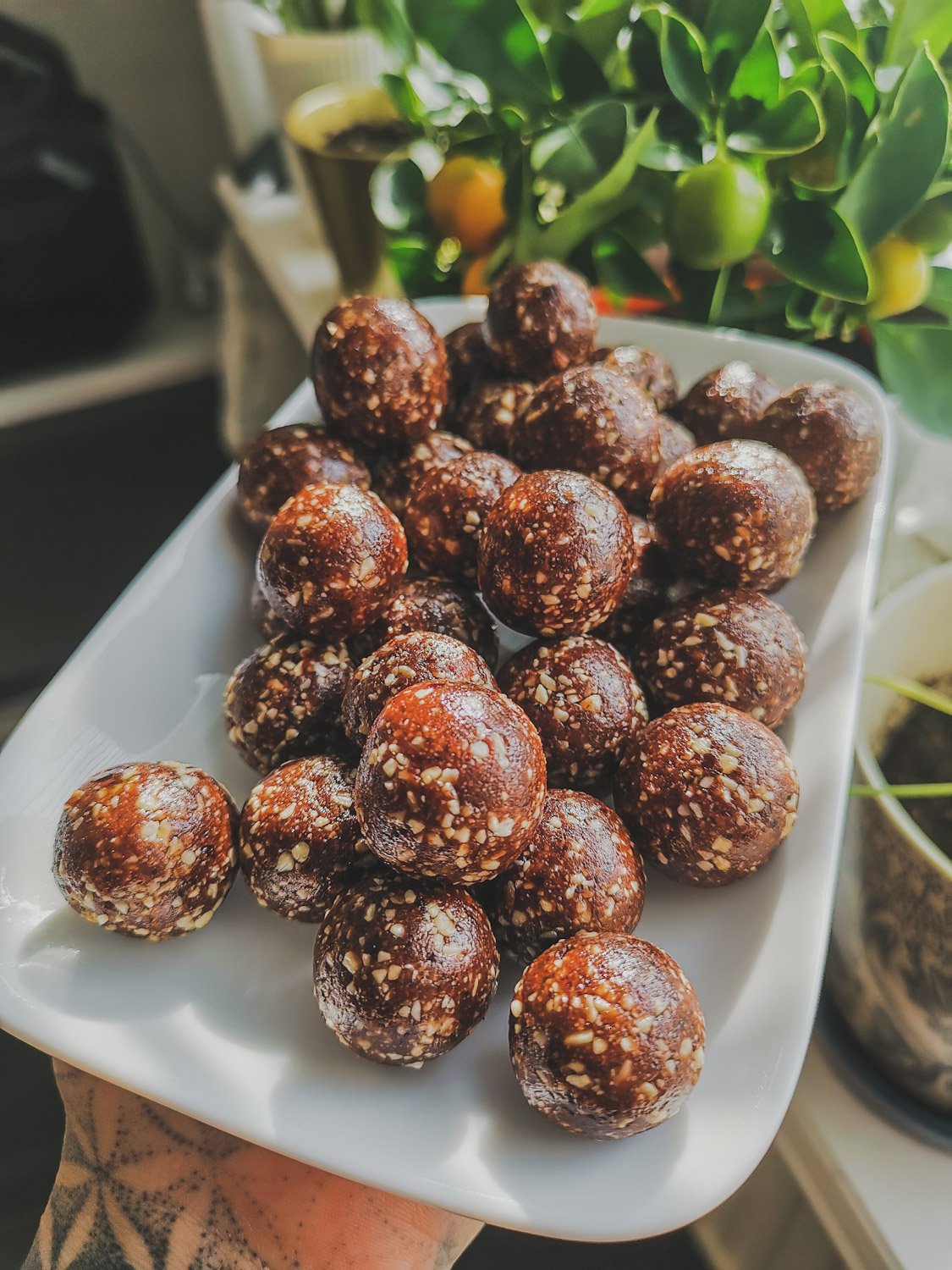 psx_20190430_1603217378808396491292841 - Snickersbollar, dadelbollar med jordnötter