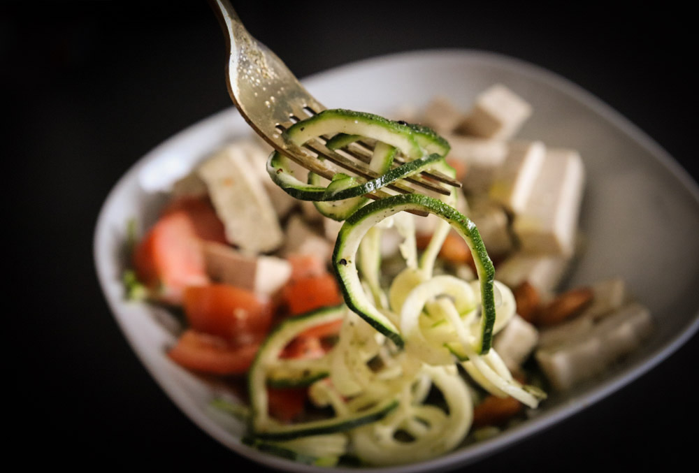 Bowl med zucchininudlar