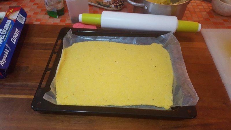 15942646_10158030828335258_378098586_o - Recept på polentapizza!