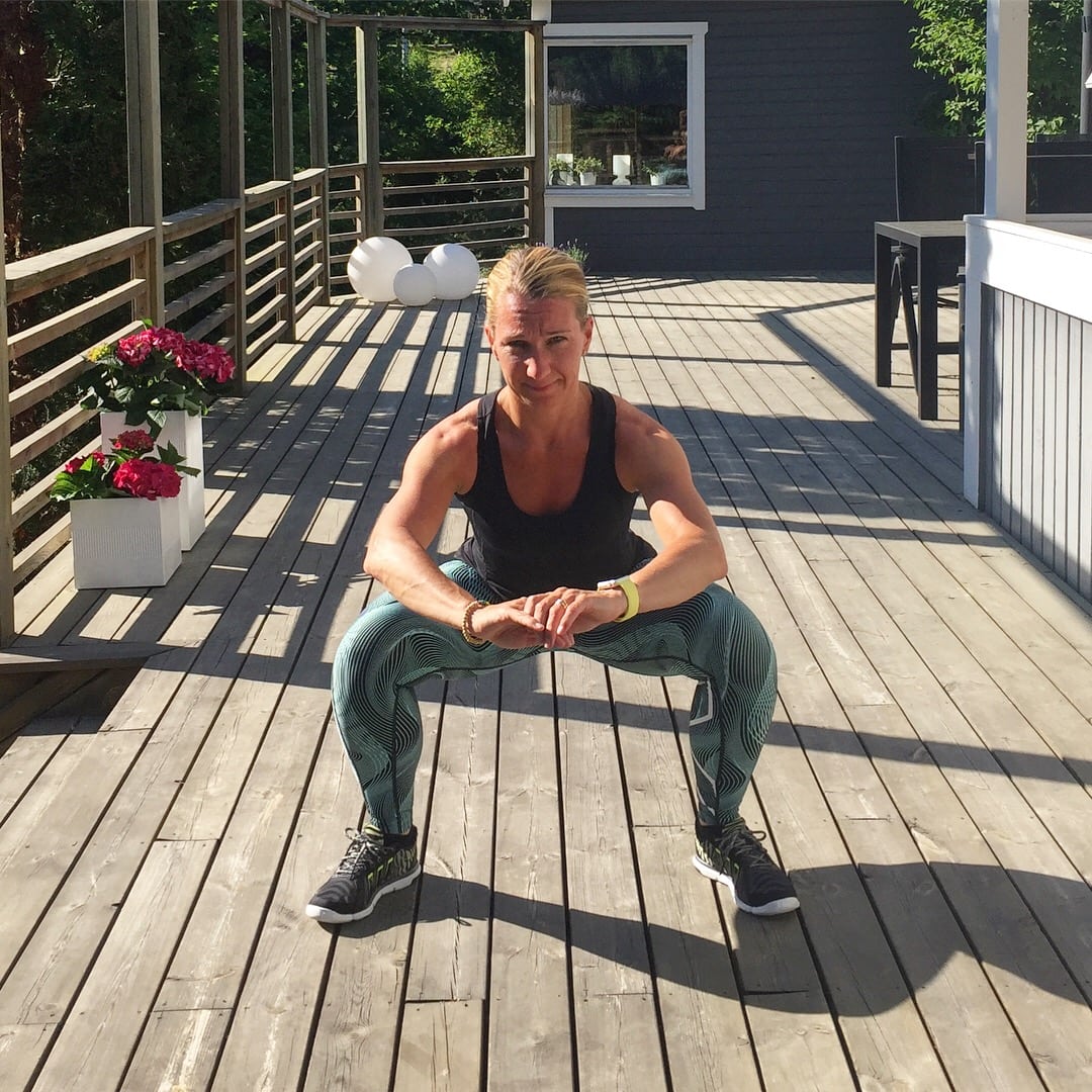 EFB979F1-1DFC-49C4-9B04-DE655ECE327C - Squat med kosacksteg