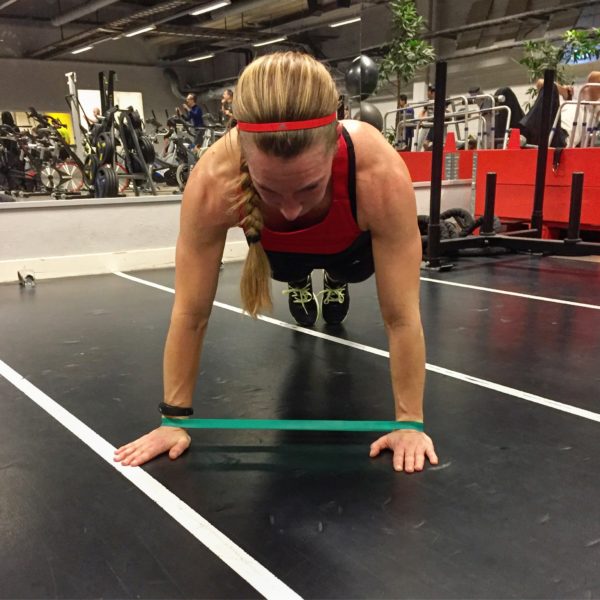 IMG_5174-e1489784135749 - Armhävningsgång med gummiband