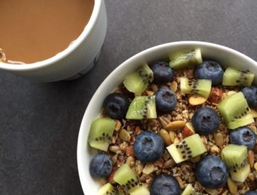 frukost-blåbär-kiwi-e1495540244233