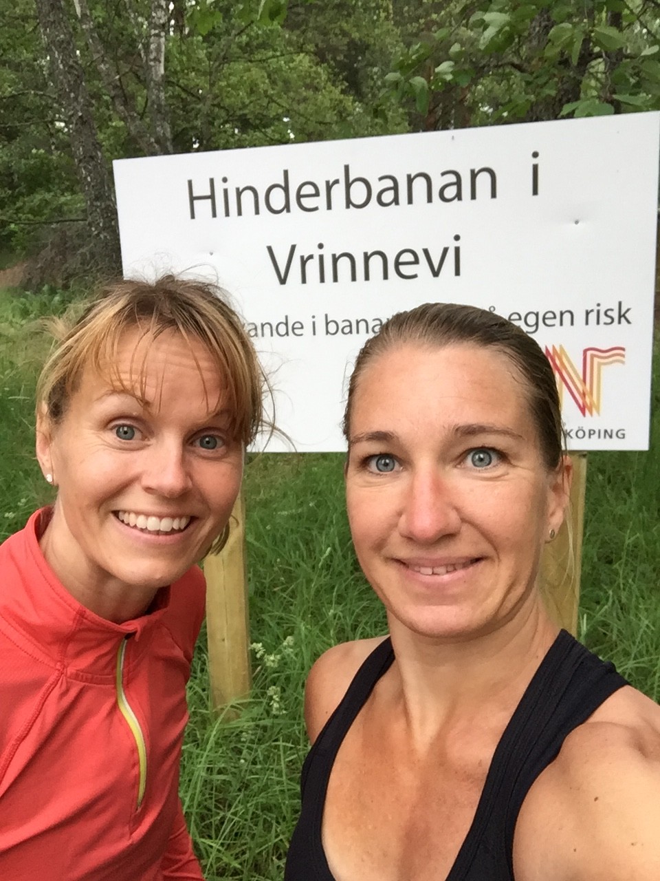 Lina & Vickan Hinderbana