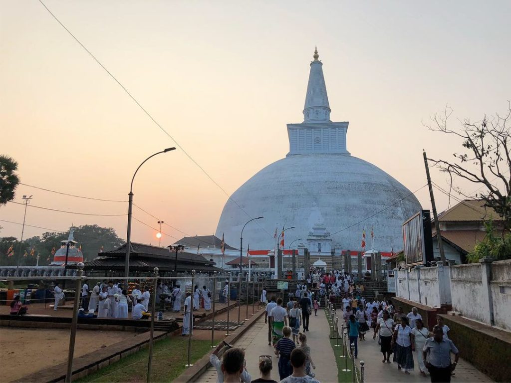 Ruwanweliseya stupan