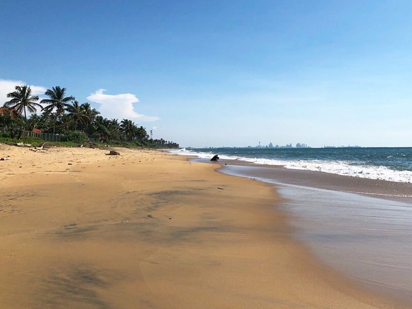 Strandlöpning på Pamunugama beach