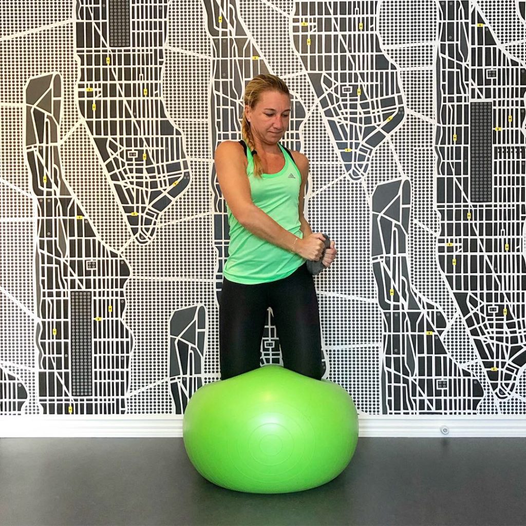 Styrka på pilatesboll