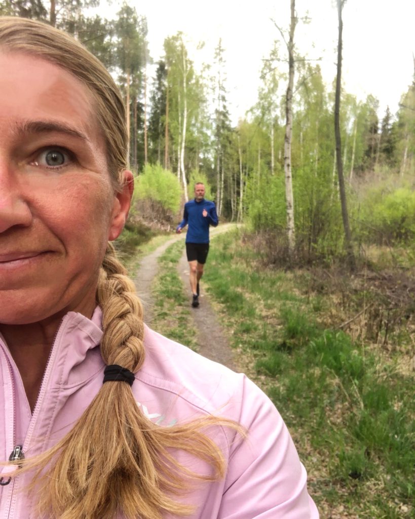 Avsluter helgen i skogen