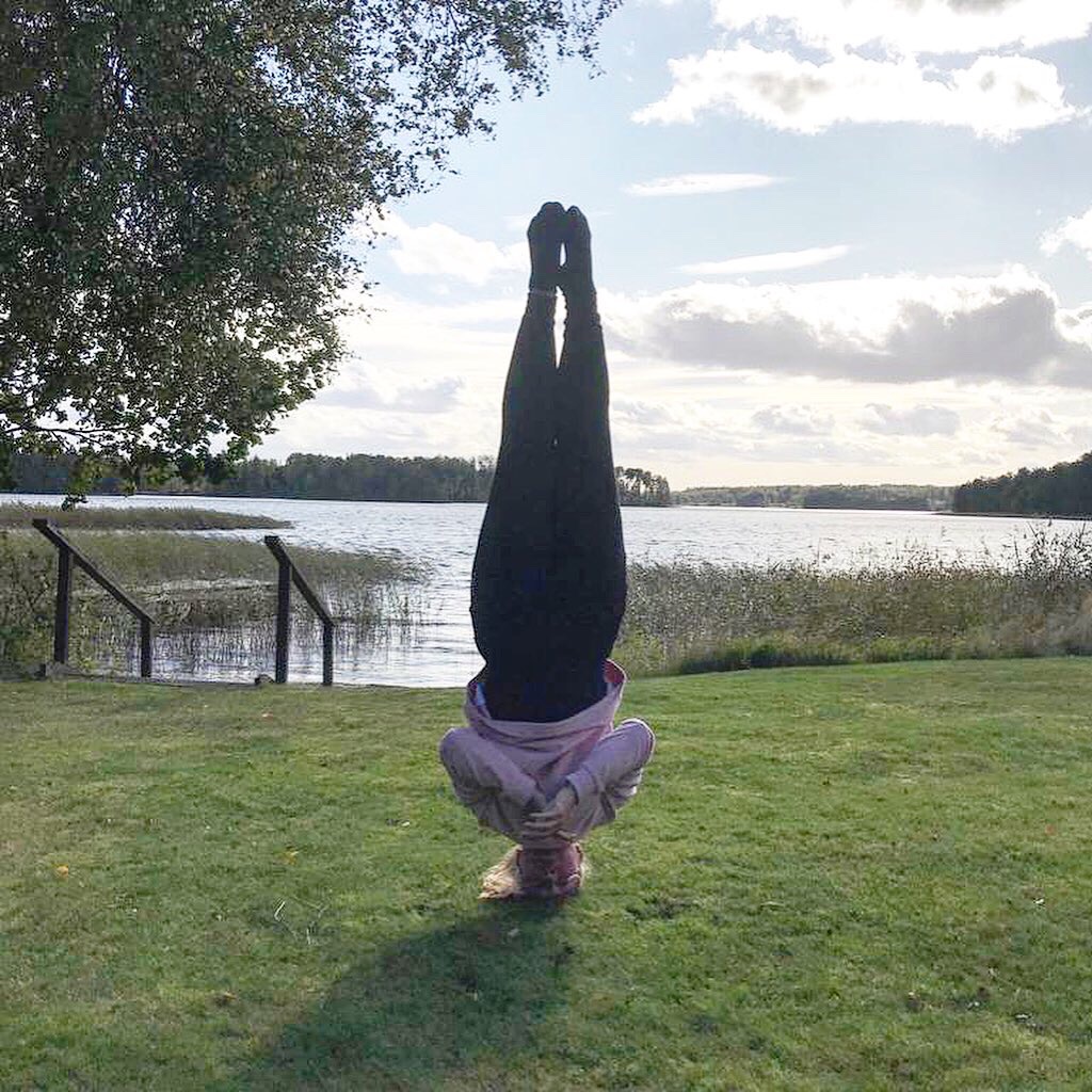 Stå på huvudet utan händer