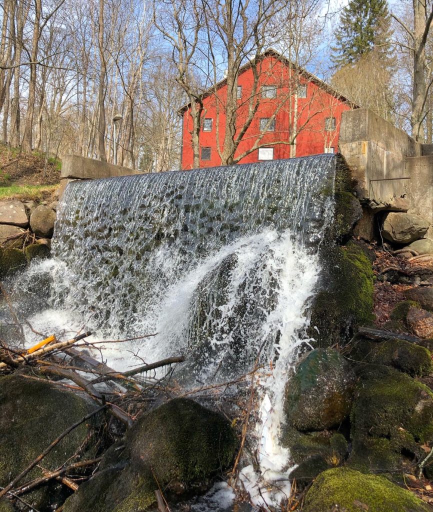 7DEED7DC-56E8-49F3-92AA-A411533108D7-866x1024 - Påskafton 2020