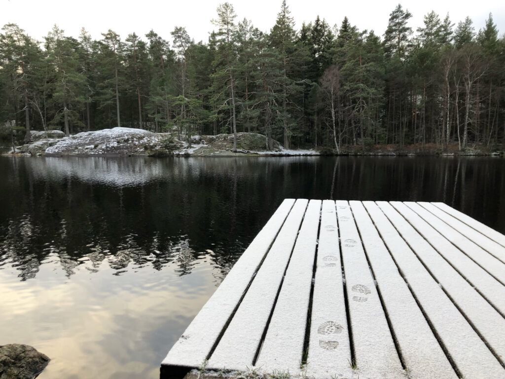 F som i Footprints och Första advent