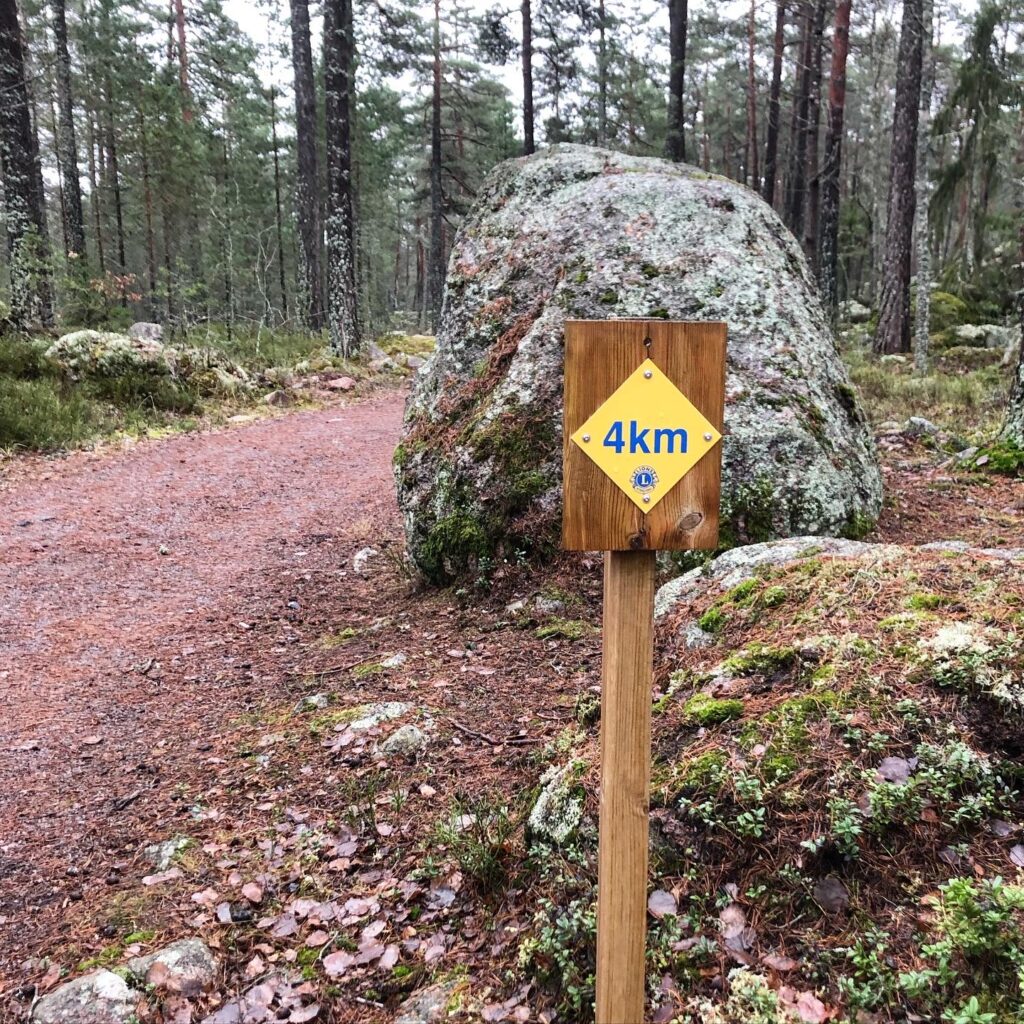 4 km