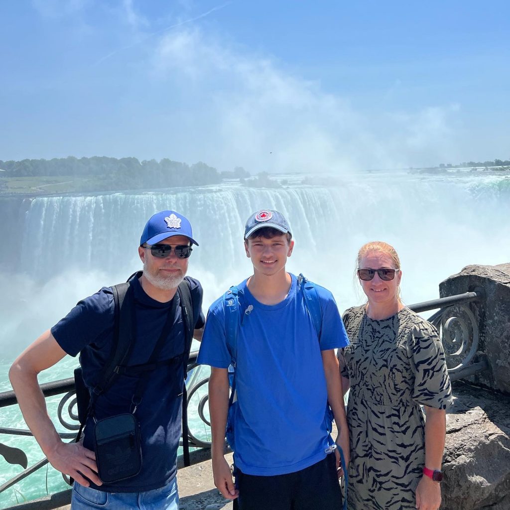 FAmiljen vid Niagarafallen