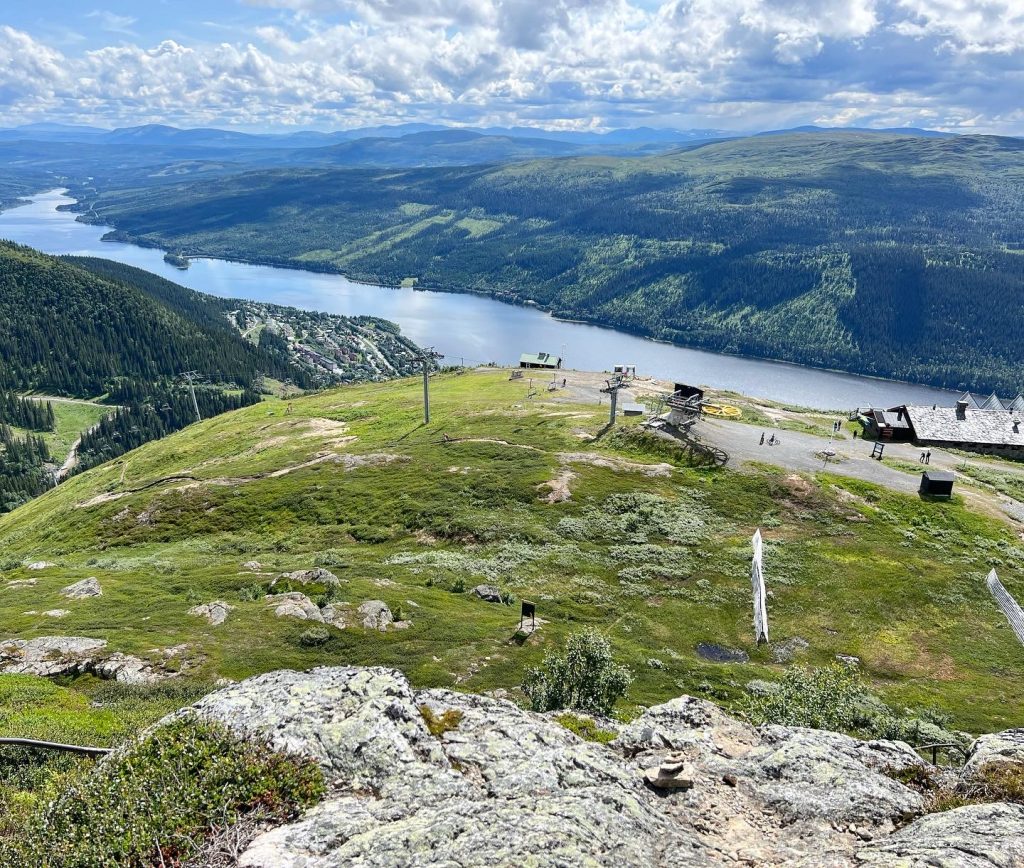 46D893FF-D3BC-43E8-AF93-FC691255F6A2-1024x868 - Toppbestigning av Åreskutan 1420 möh