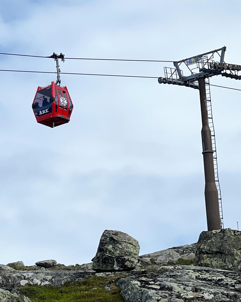 73BA62D6-6E00-4862-9B5B-2A76283591F6-819x1024 - Toppbestigning av Åreskutan 1420 möh