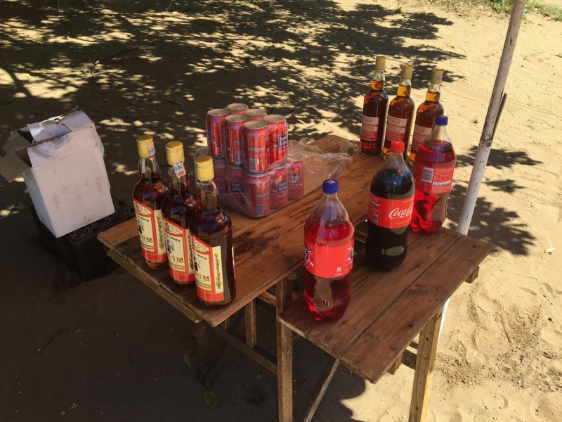 Fil-004-4 - Mozambique - 4x4 och R&R och världens godaste räkor