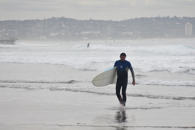 Fil-005-4 - Surfing.