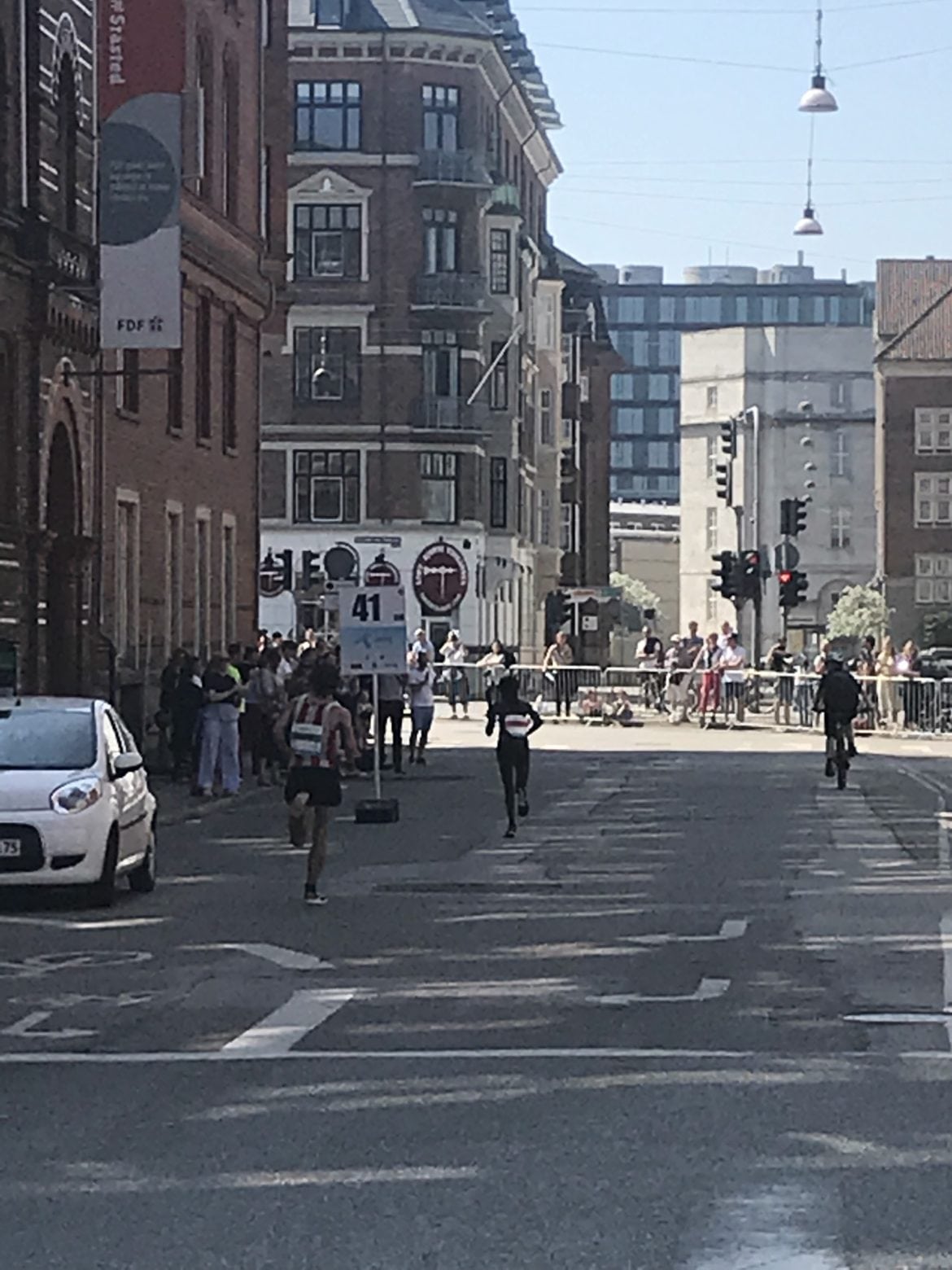 img_9540 - Nära men långt ifrån