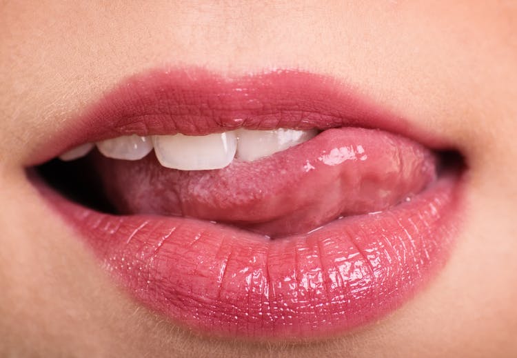 shutterstock_lips_closeup_0 - Semessster S'en!
