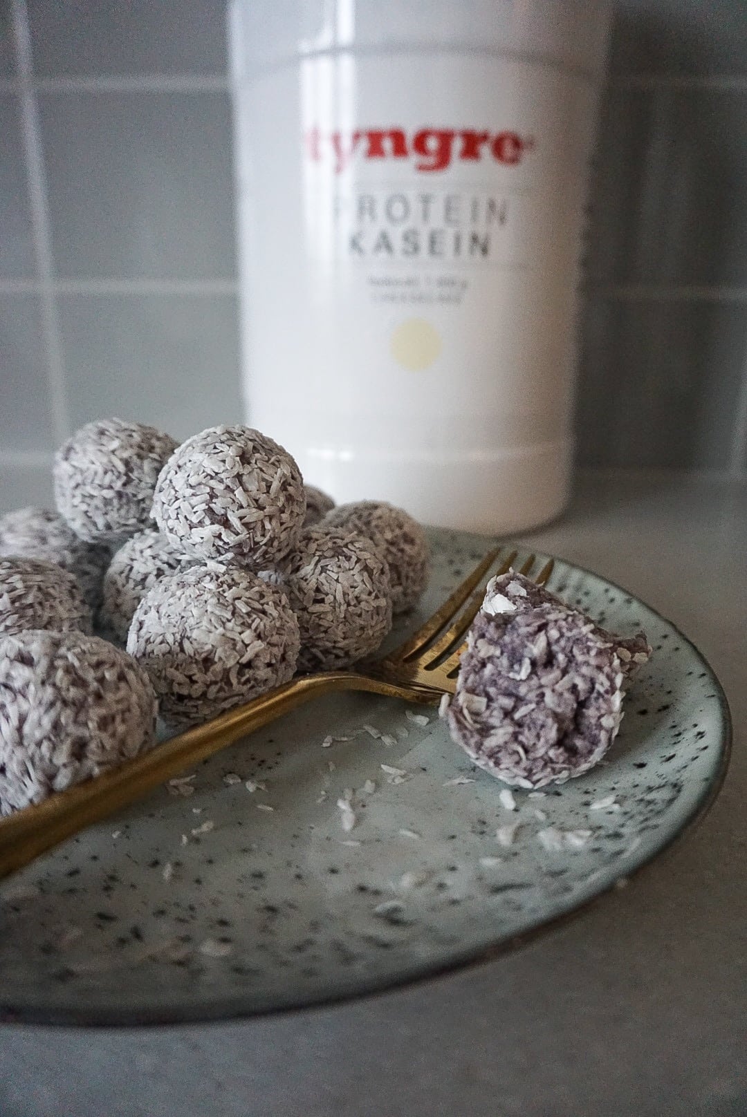 Proteinbollar blåbärscheesecake