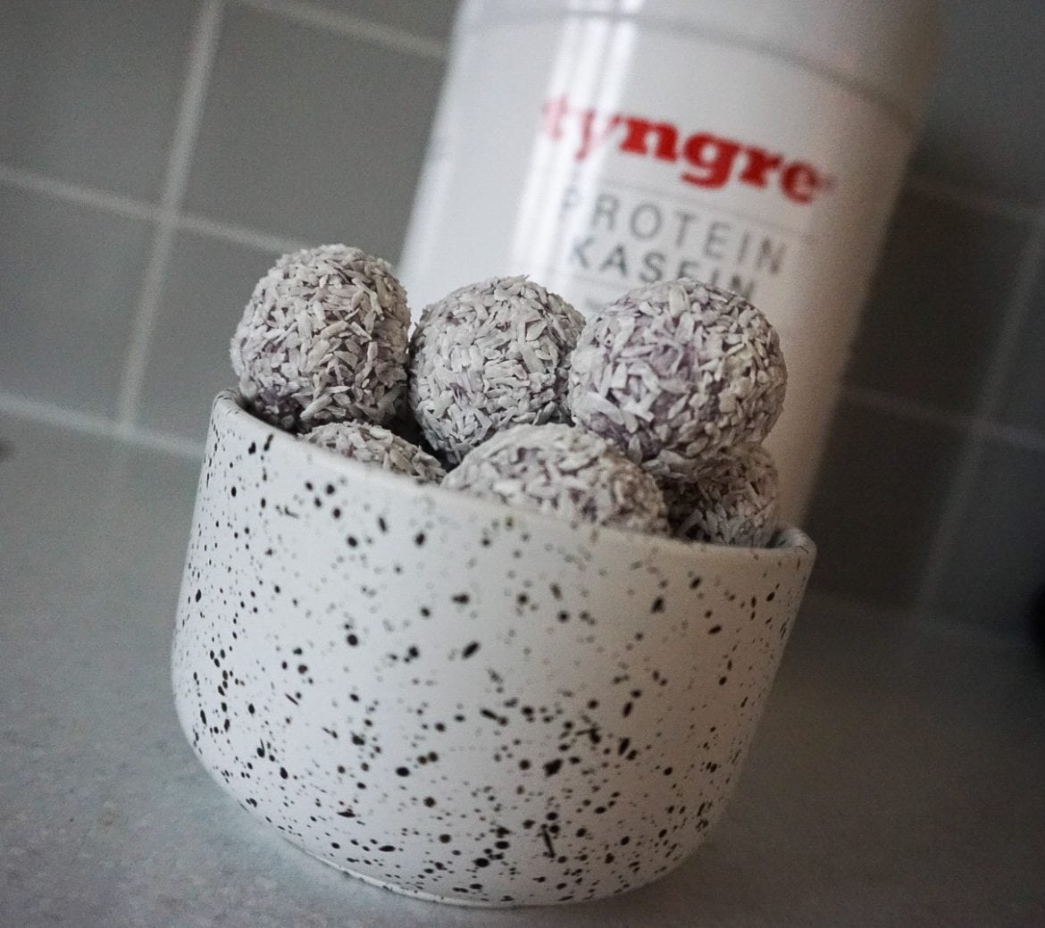 Proteinbollar blåbärscheesecake
