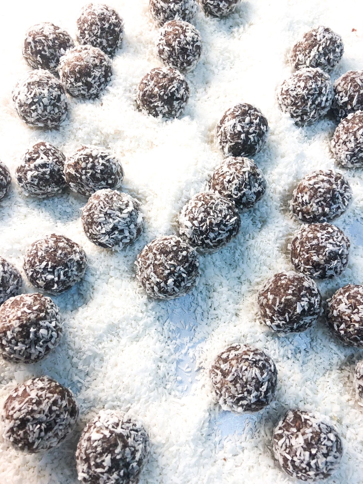 Raw chokladbollar sötade med dadlar