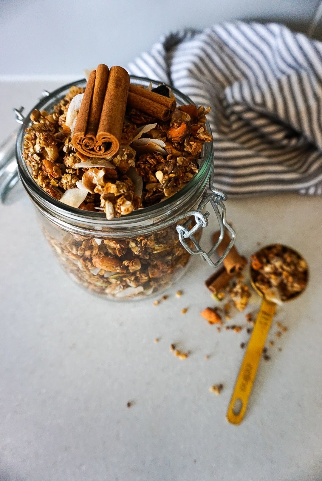 C34F2AD4-3B11-4E00-B61F-F1BED603EE30 - Glutenfri granola med smak av kanel & kardemumma