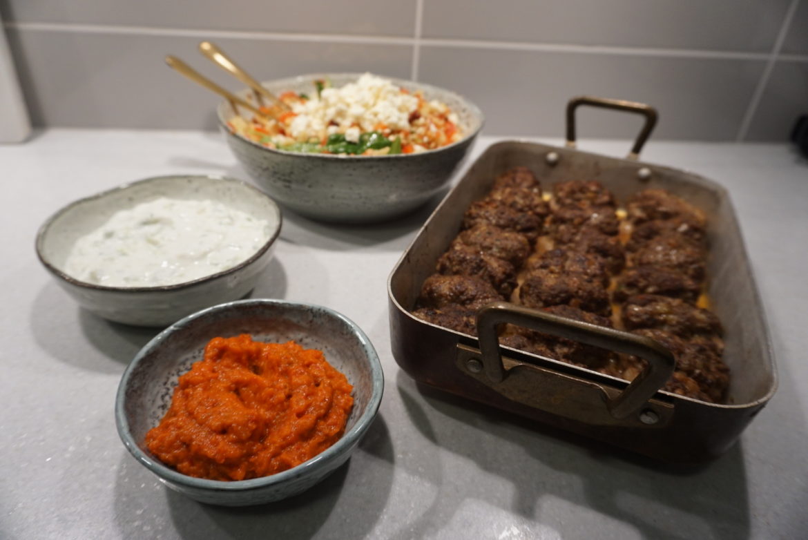 Nötfärsjärpar med bulgursallad