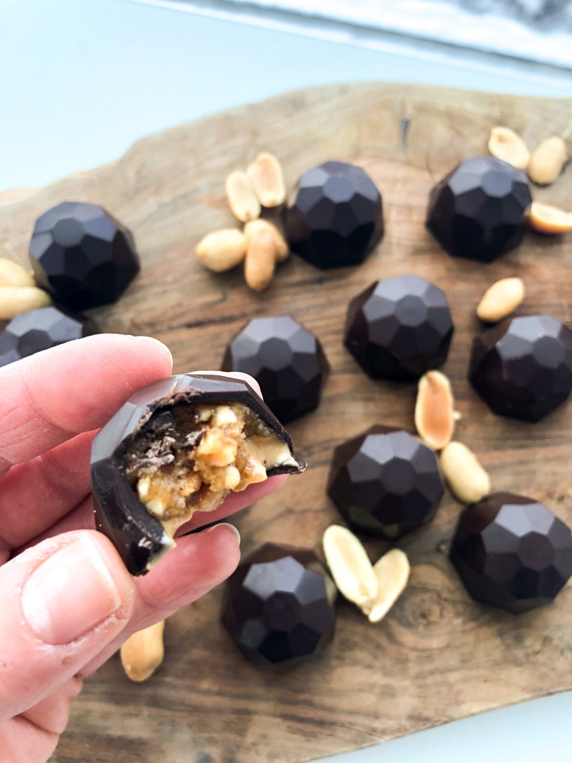 Sockerfri snickers i form av en pralin