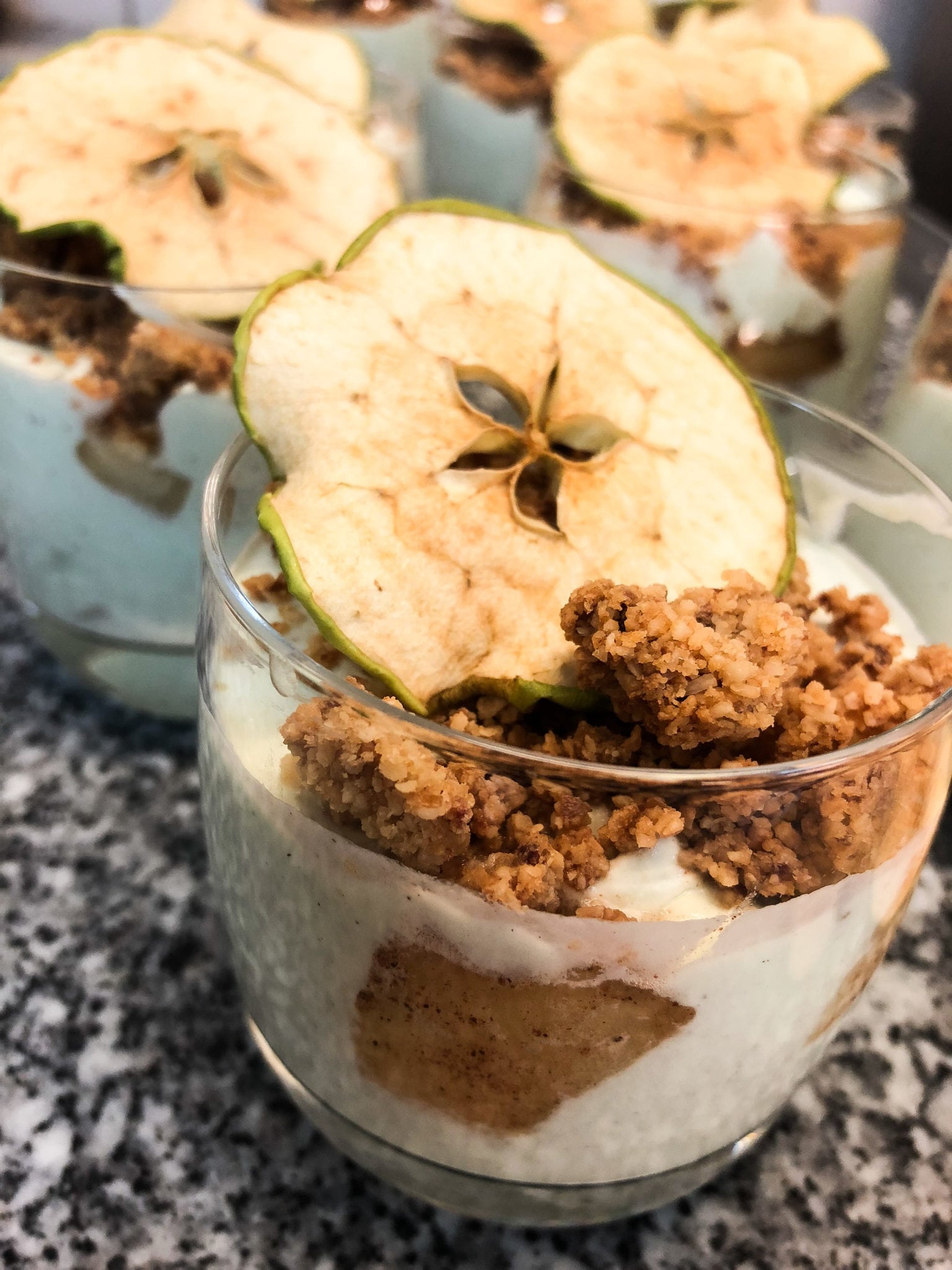EA10A80A-8613-42CD-8CE7-4A1D13428803 - Vegansk äppelmousse med kokoscrisp
