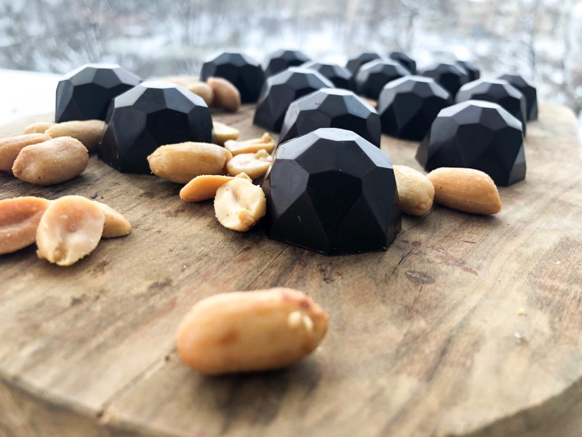 Sockerfri snickers i form av en pralin