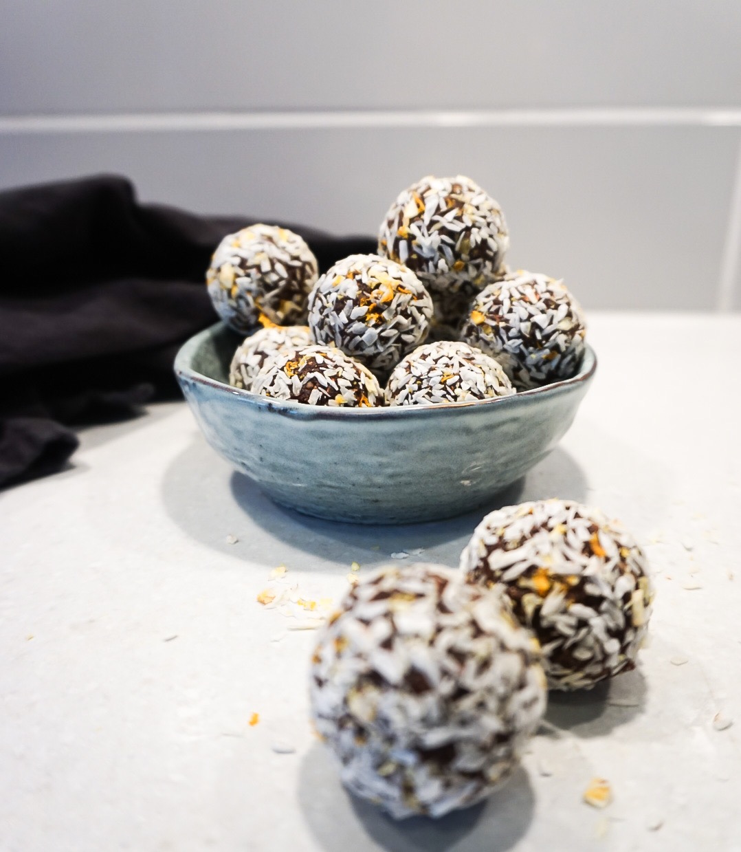 raw apelsin- och chokladbollar 