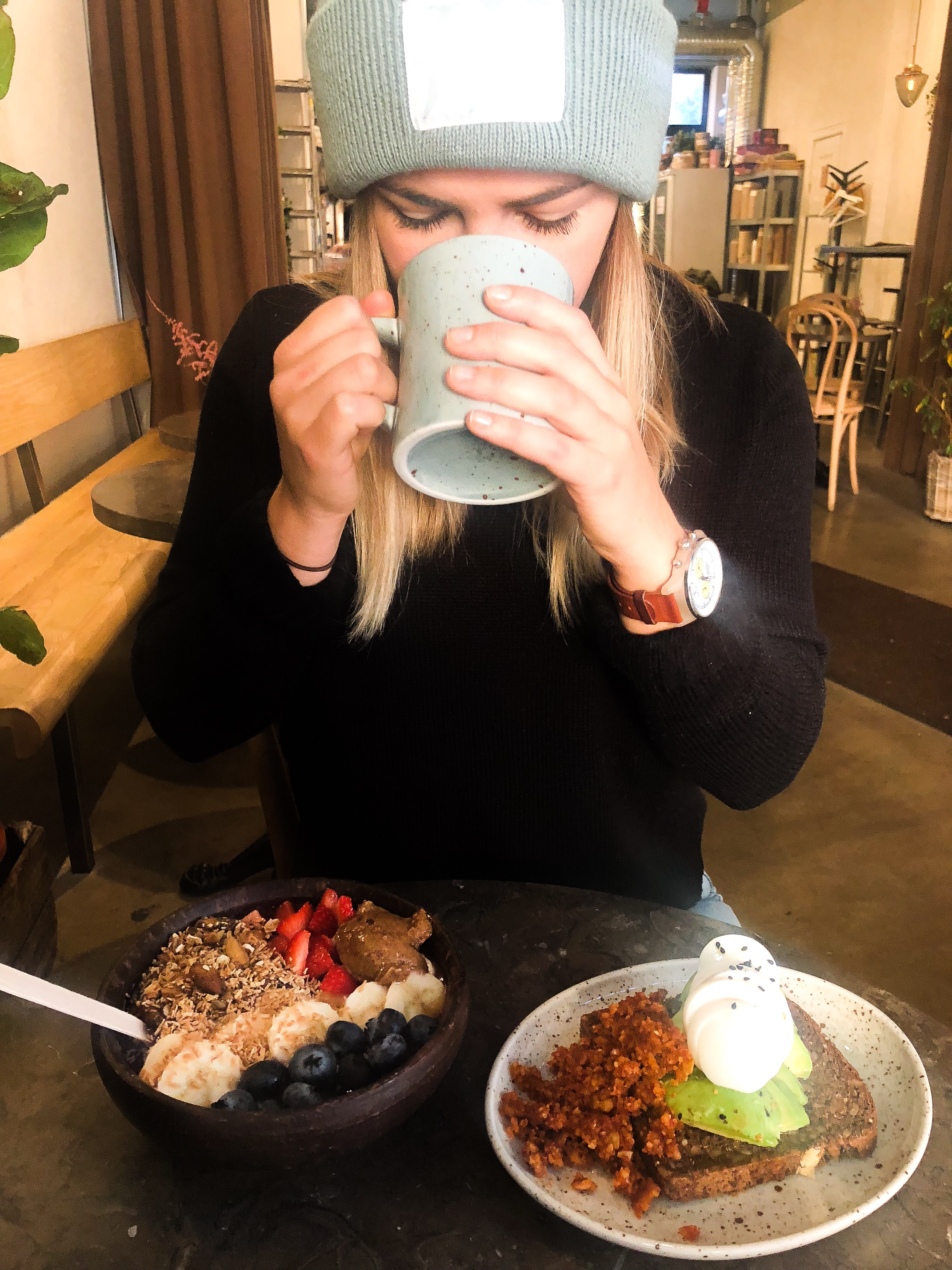 31E0F7E2-9FA8-4AEA-8A89-688559DB9A6E - smoothie bowl