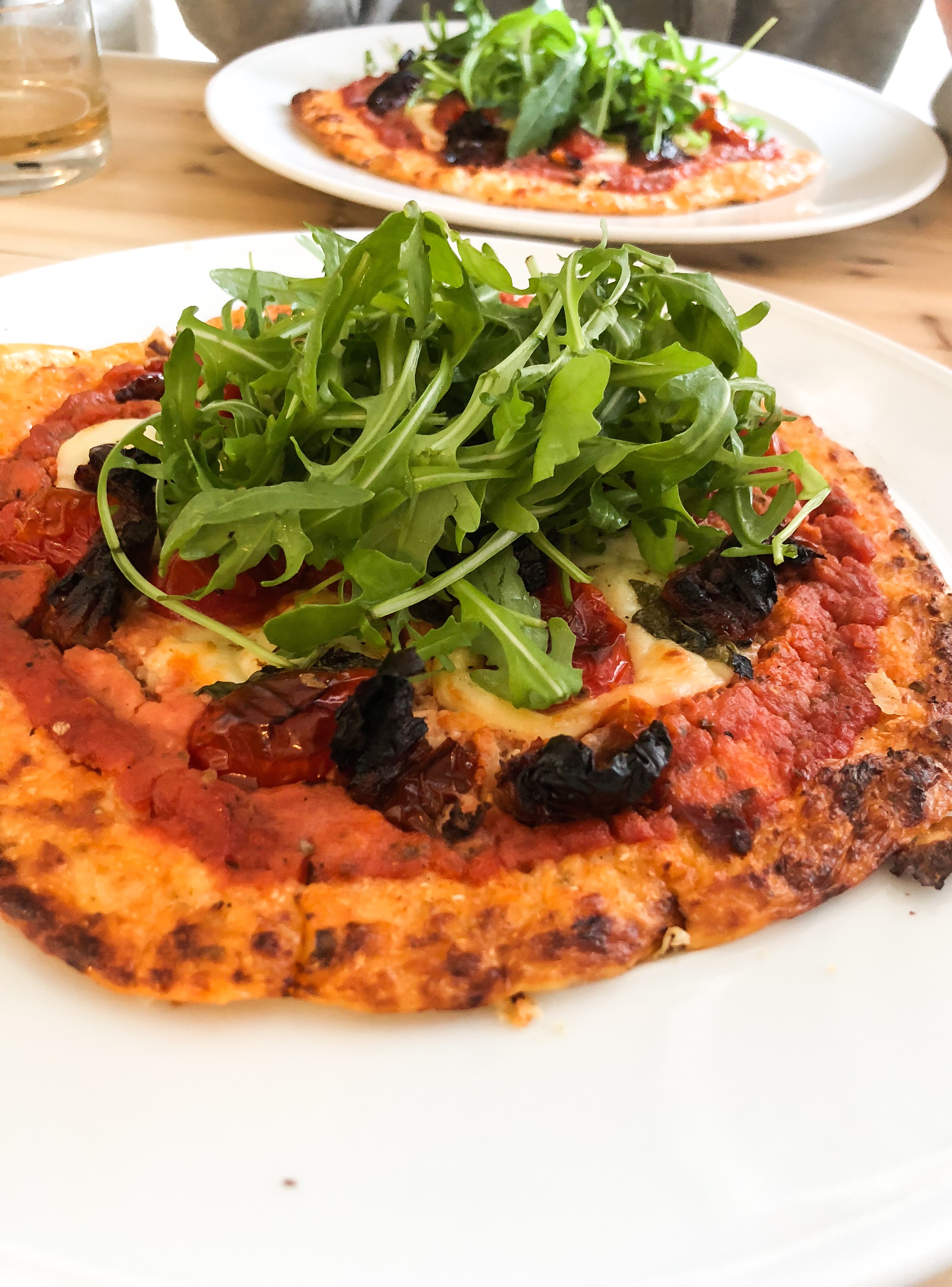 FEB1F647-0082-4CB2-BE75-3169EBA0854B - blomkålspizza