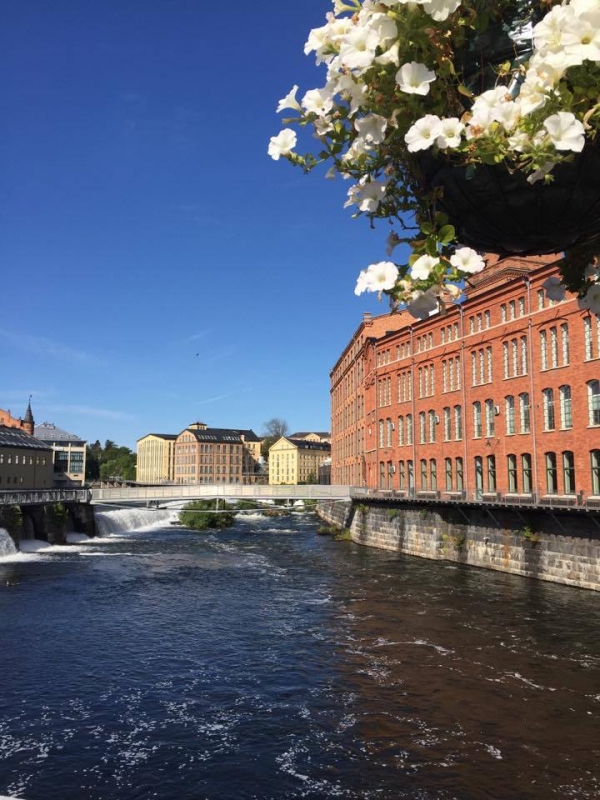 20370414_1643072862400545_418046040_n - Innan resten av staden vaknat
