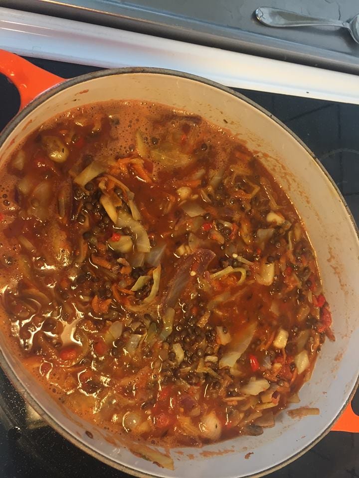 27718485_1895247090516453_775338235_n - Vegetarisk Bolognese med bönpasta