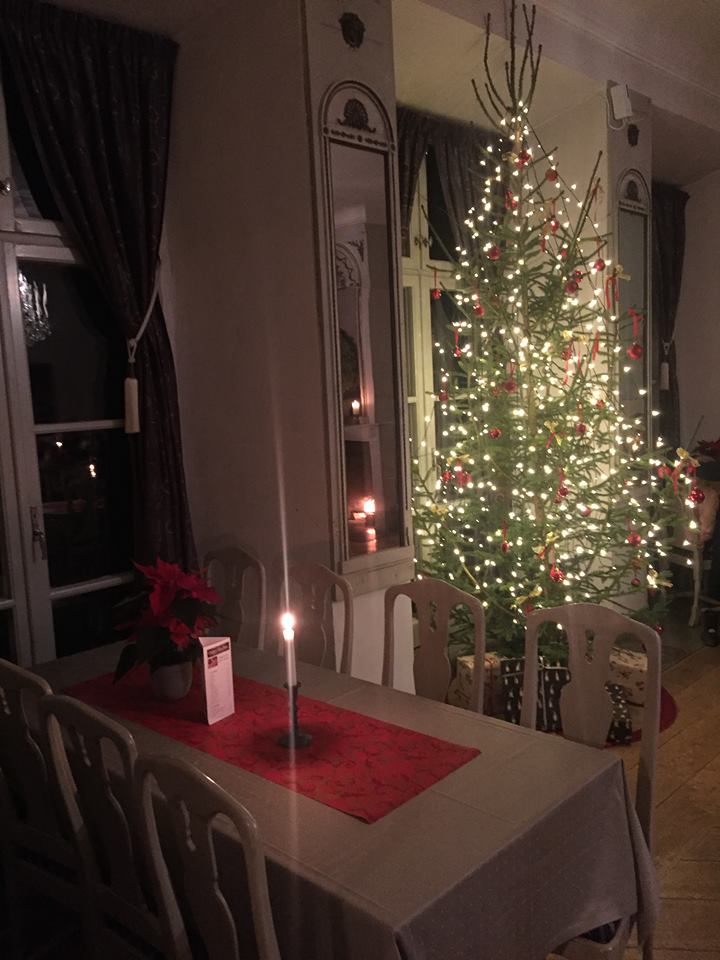 48344960_2202565486473119_4913109091003400192_n - julbord