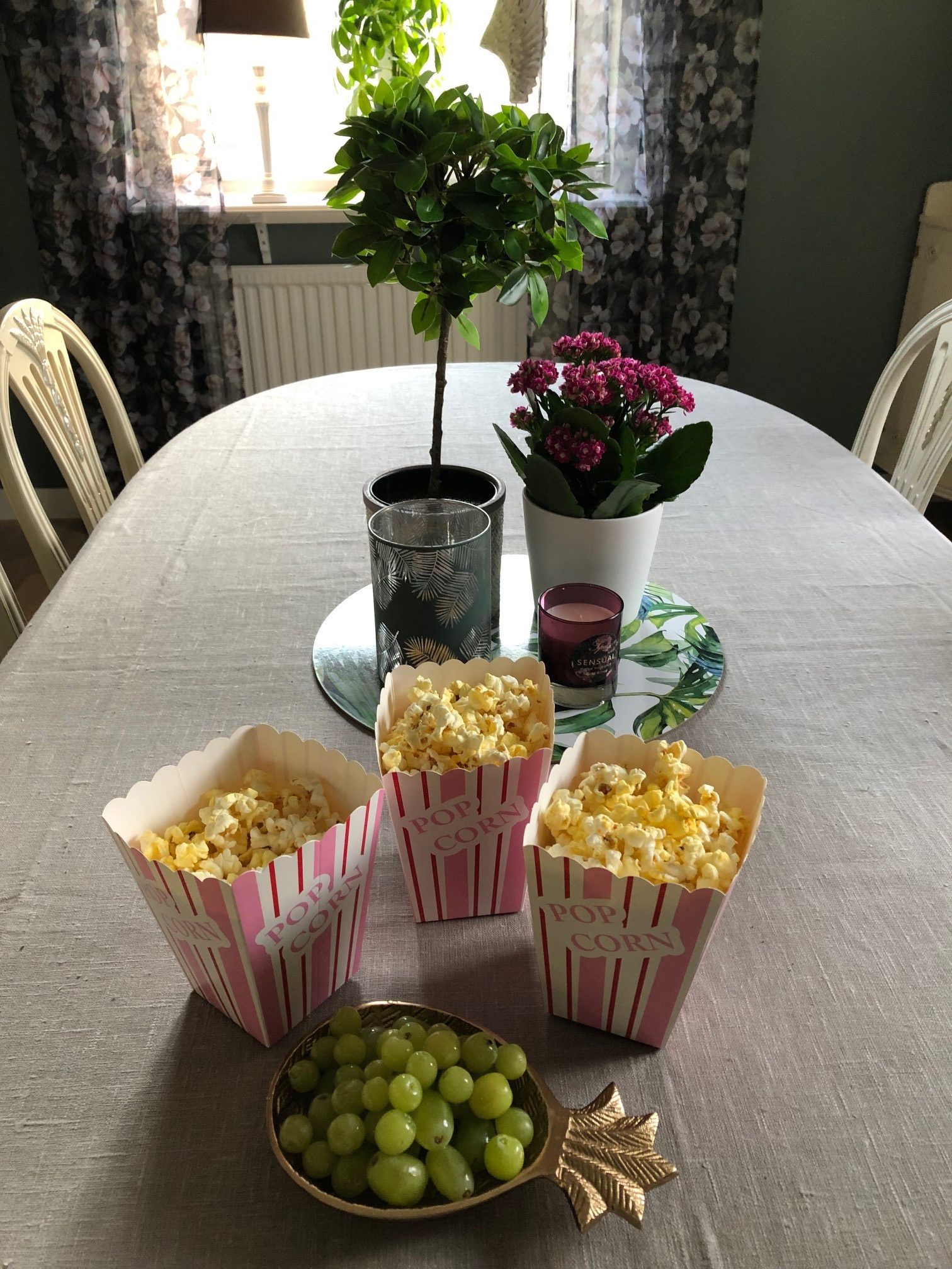 blo-e1569154511294 - Fredagspoppisar & lördagsgodis?