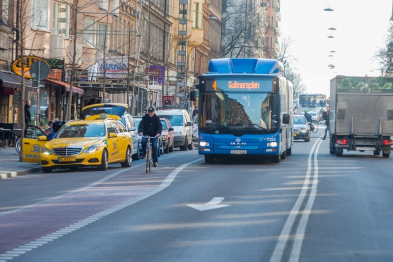 1024 - Vad är ok att äta i kollektivtrafiken?