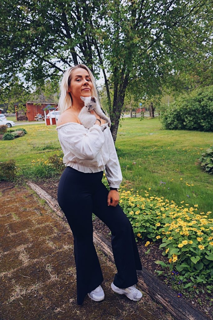 21FF9311-DEFD-49CA-B9BF-9B476E2F0972-684x1024 - KONFA OCH SMÅLAND