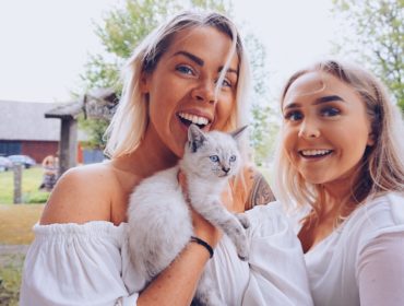 5FD419C8-5B1D-48CE-AA6D-C9671E4CBABE