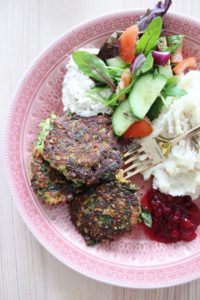 Gröna-vegobiffar-med-fetaostkräm-200x300 - Gröna Low Fodmap-biffar