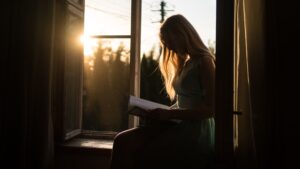 yuri-efremov-lCAbfVDdI9Q-unsplash-300x169 - Inspirerande yogaböcker för alla