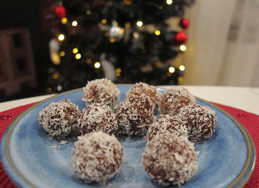 proteinboll_jul proteinboll_jul - Choklad- och kokosdoppade vaniljproteinbollar