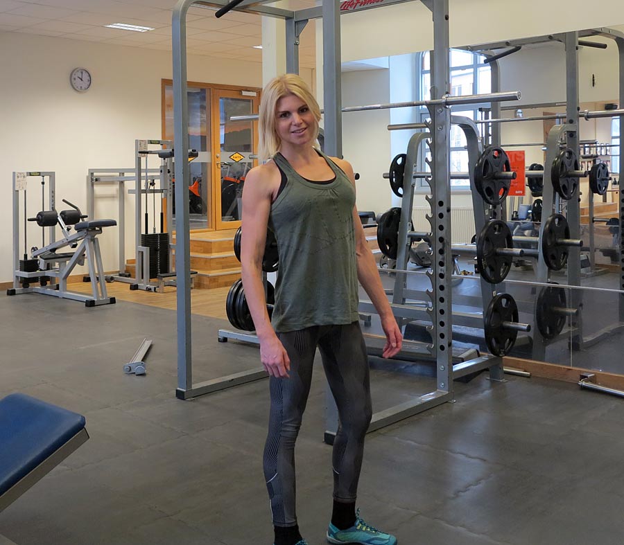 gympose9 gympose9 - Ryggresning + hantellyft