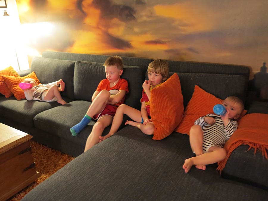 tv_soffa tv_soffa - Svenssonfredag